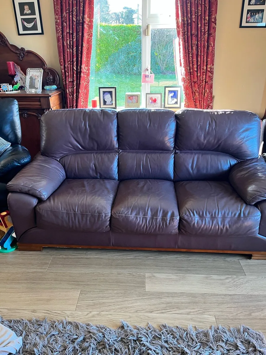 Leather couch - Image 2