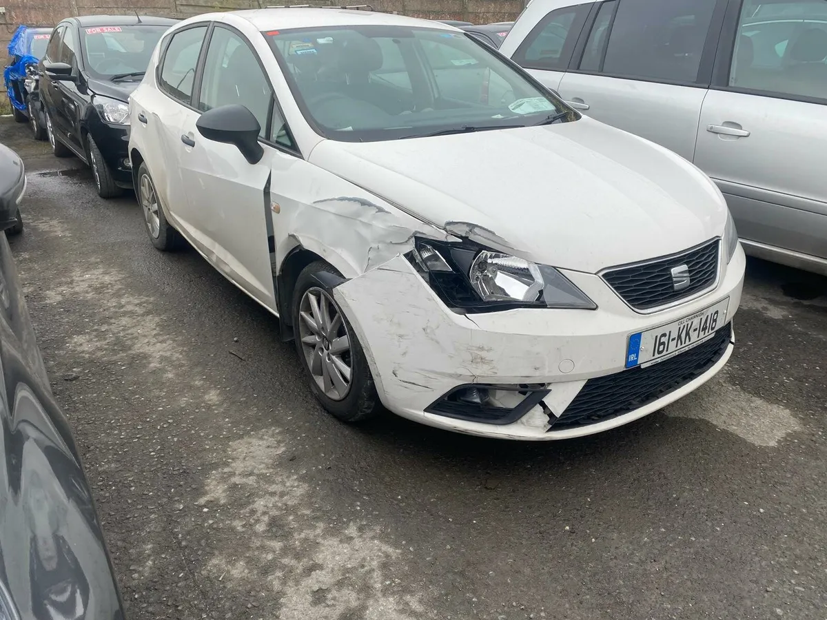 Seat ibiza 2016, diesel ⛽️ light front damage - Image 1