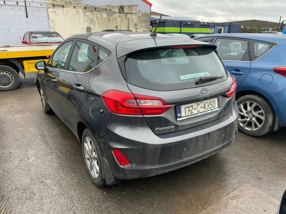 Ford Fiesta 2017 , light front damage - Image 3