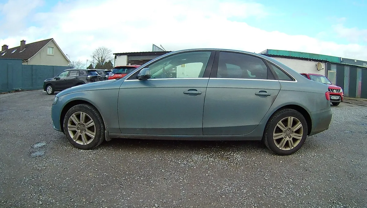 Audi A4 2010 - Image 4