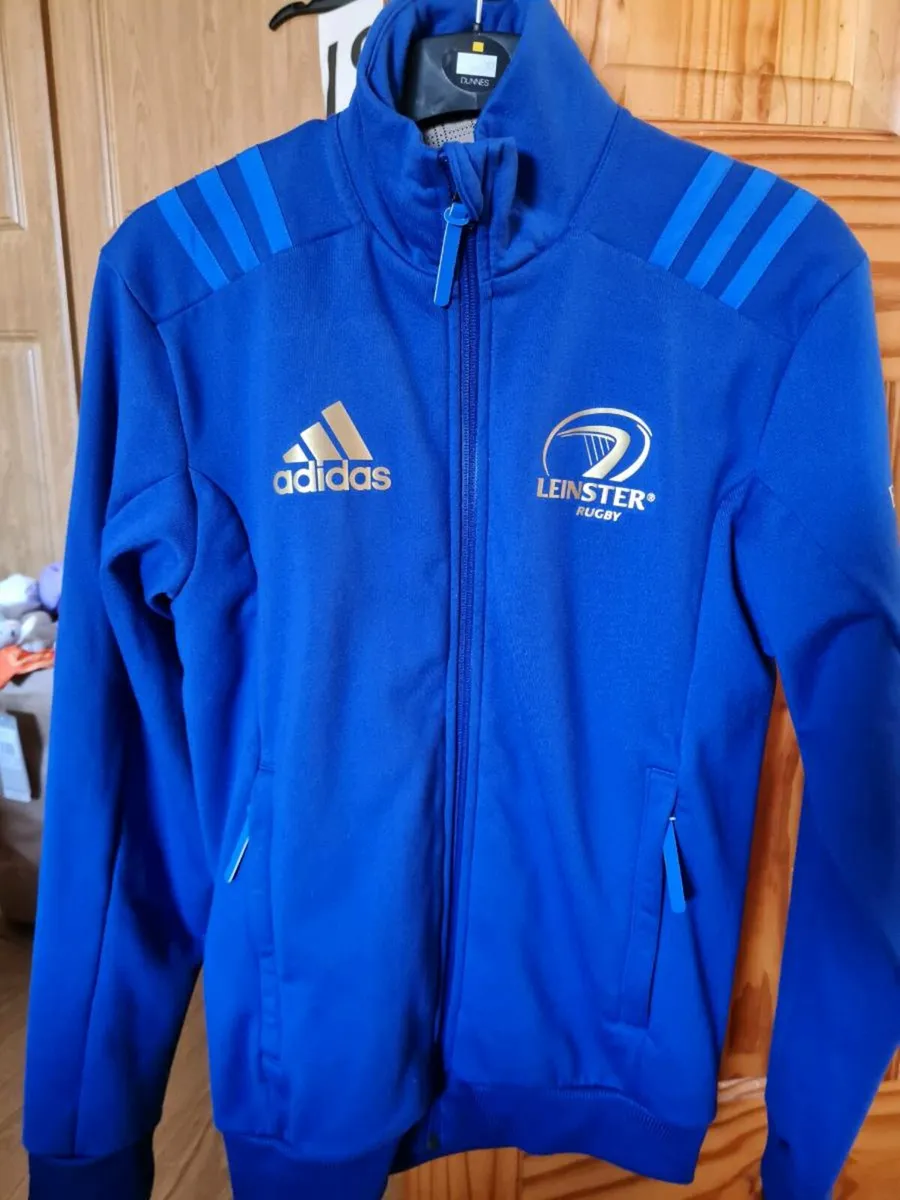 Top brand sports wear clearance sale - Image 4