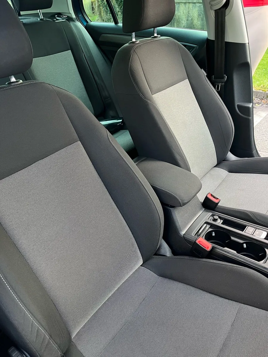 Volkswagen Golf 1.2L - Image 3