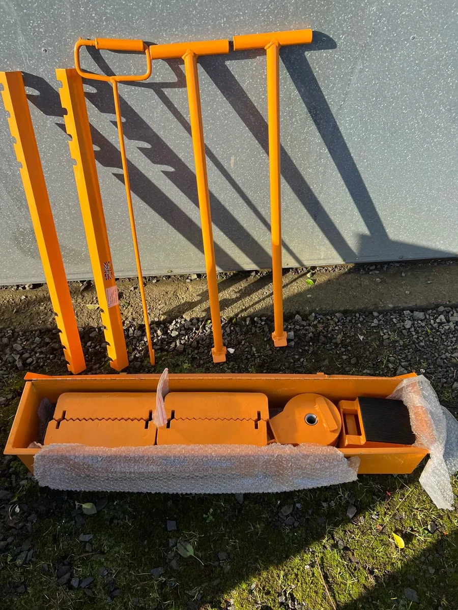 Machine skates 66Tonne new in box. - Image 1