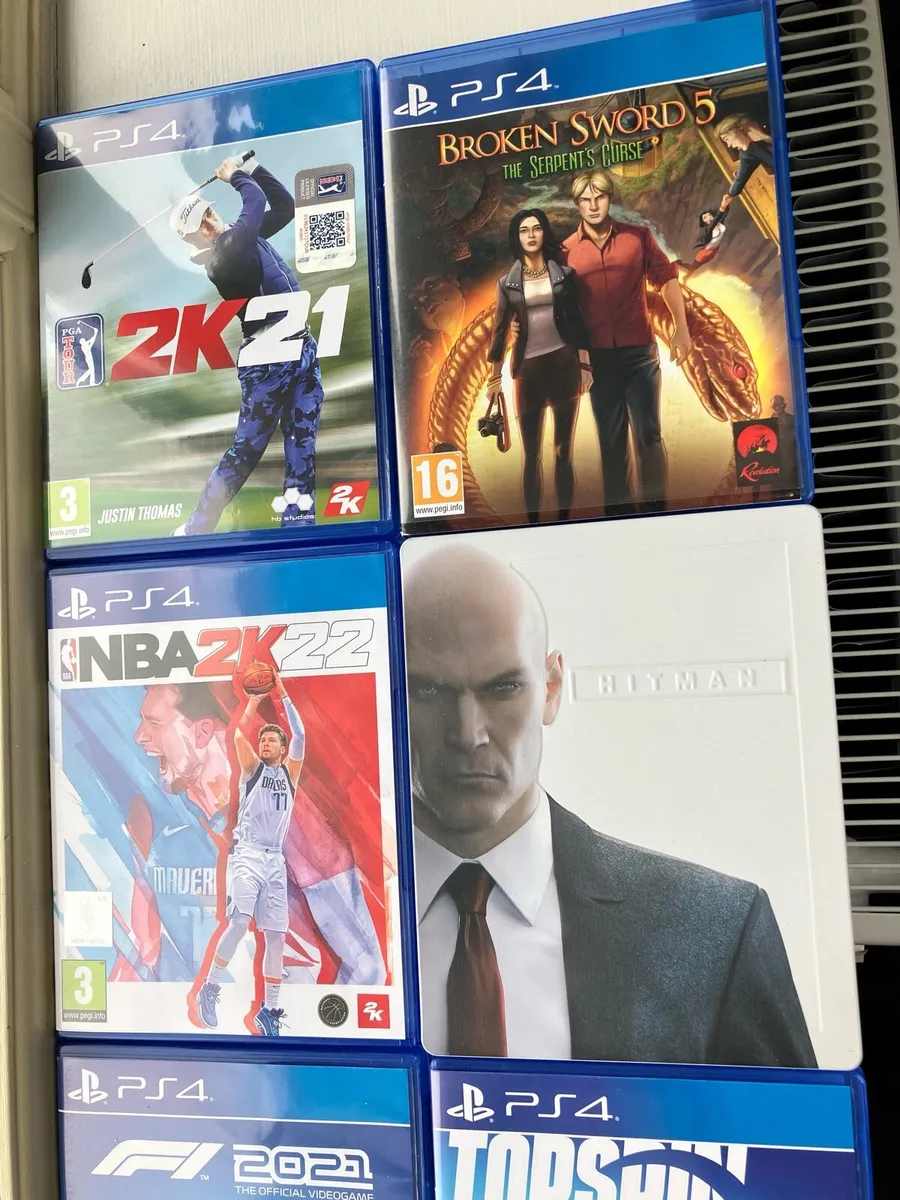 PS4 (500GB), 2 controllers & 8 games - Image 2