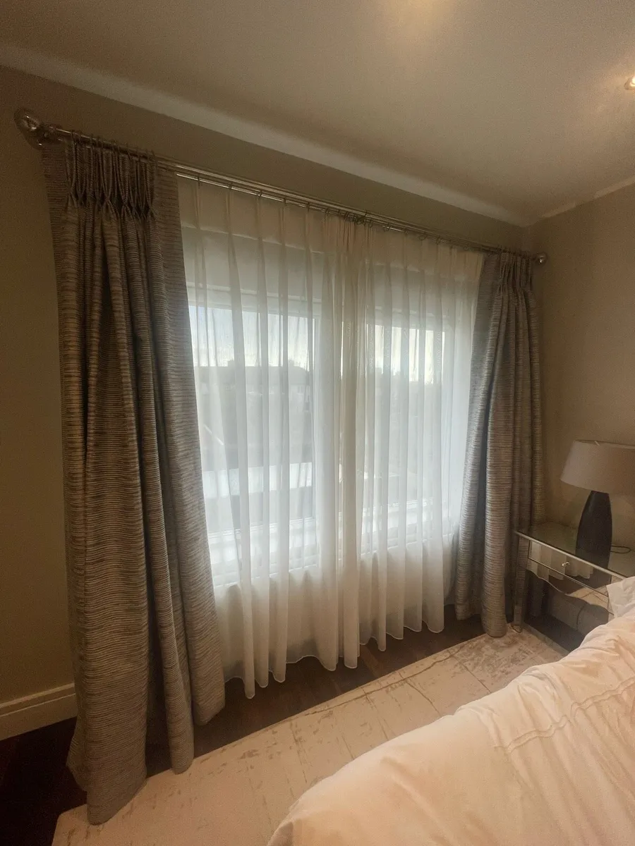 Curtains with blackout lining - Image 3