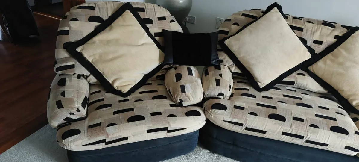 Suite of furniture - Image 3