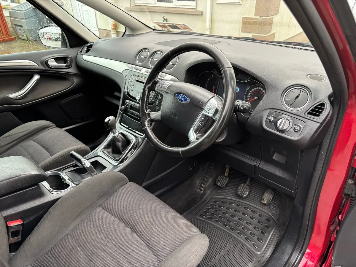 Ford S Max Titanium Model 7 Seater - Image 2