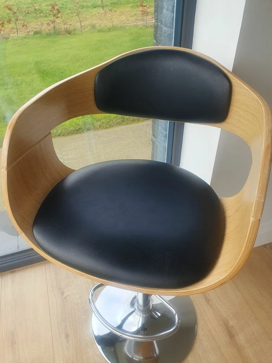 Kitchen Bar Stools - Image 3