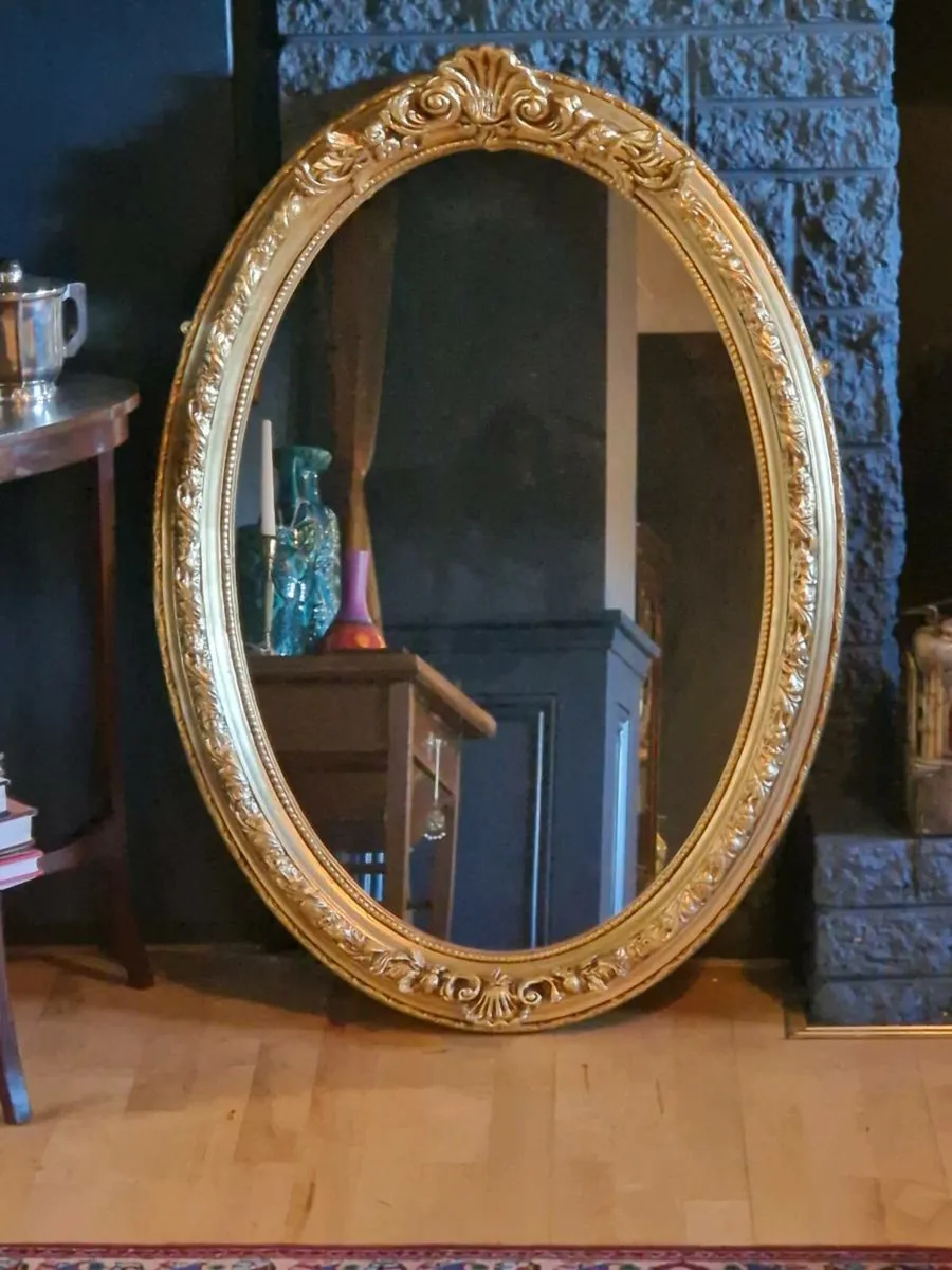 Antiques, mirrors, and collectables - Image 4