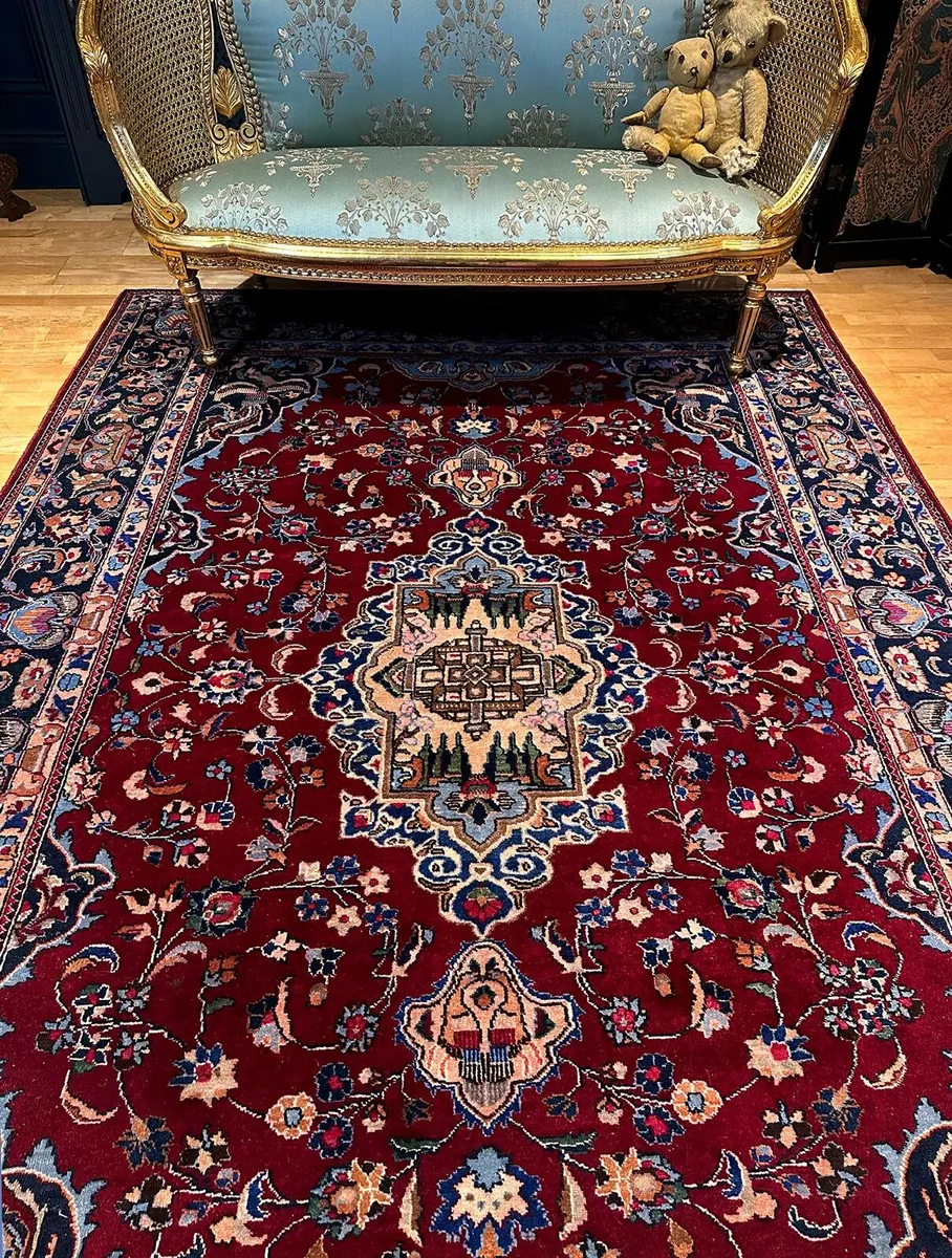 Antiques, mirrors, and collectables - Image 1