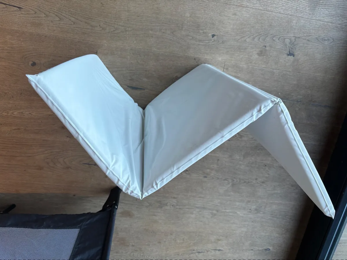 Portable child’s bed - FINAL CHANCE BEFORE DISPOSE - Image 2