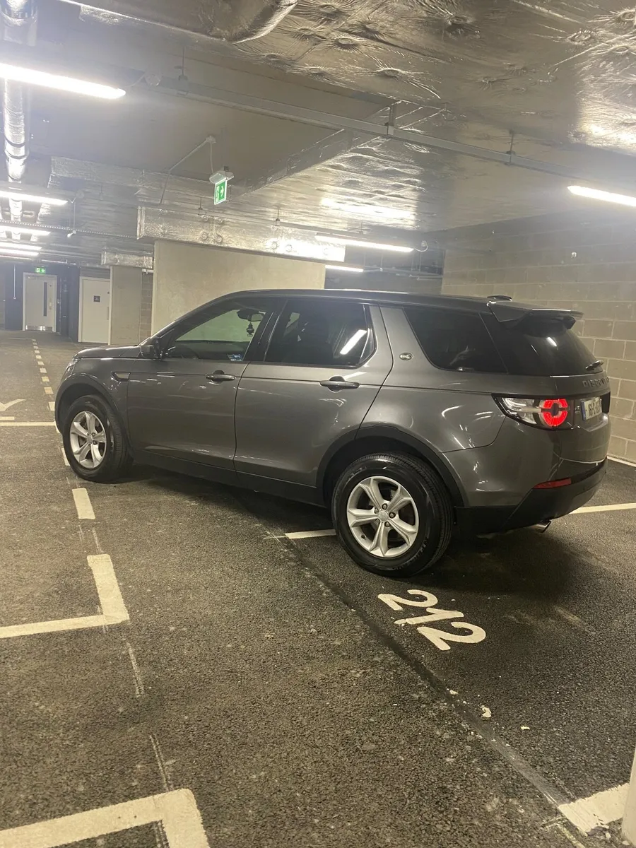 Land Rover Discovery Sport 2016 - Image 4