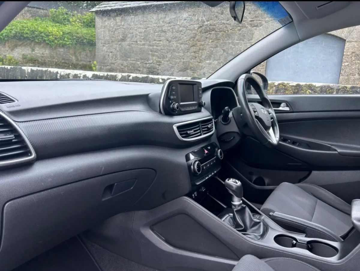 Car - Image 2