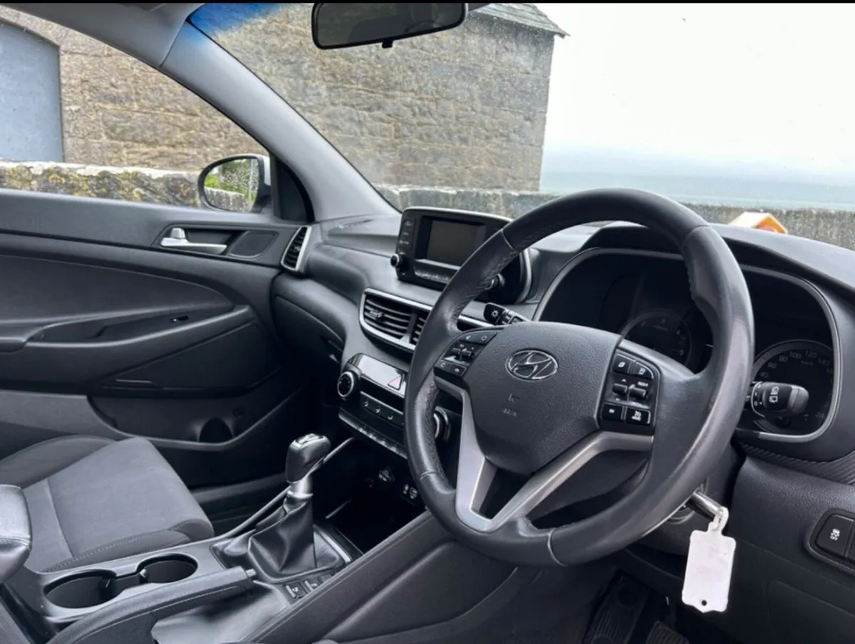 Car - Image 3