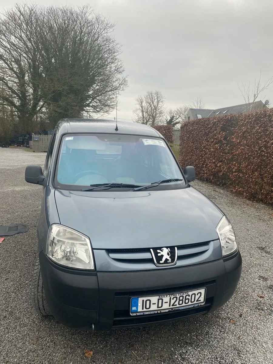 Peugeot Partner Wheelchair Car - Image 2