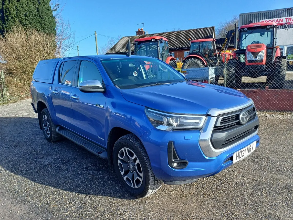 Toyota Hilux  Invincibles - Image 1