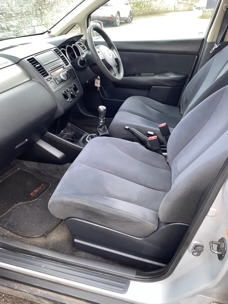Nissan Tiida 2010 - Image 2