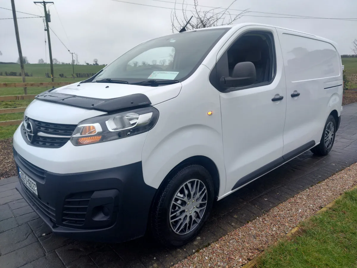 OPEL VIVARO 202' 86K KMS - Image 2