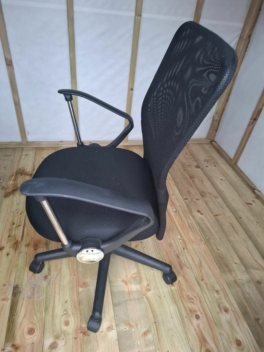 Desk and chair - Image 4