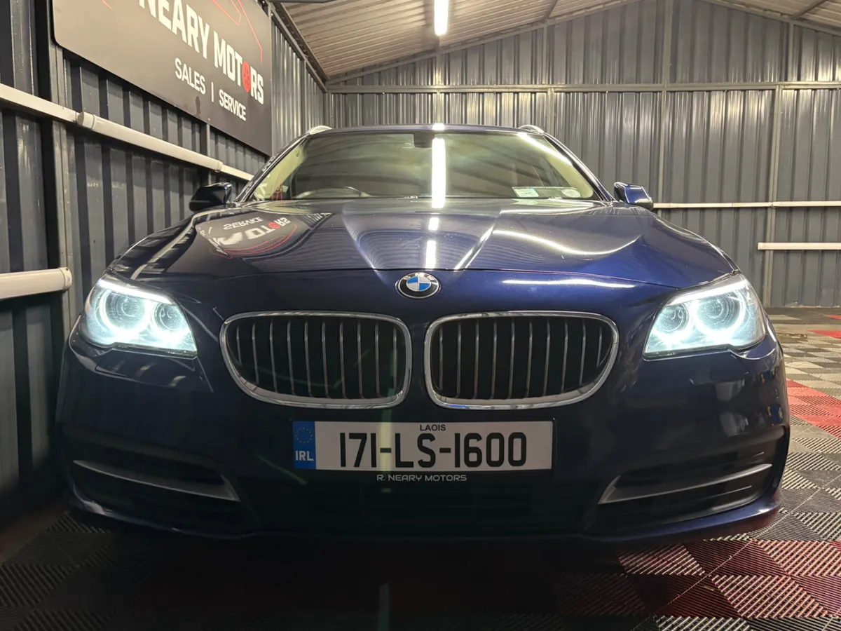 2017 BMW 5-Series 520 Diesel SE Estate Manual - Image 3