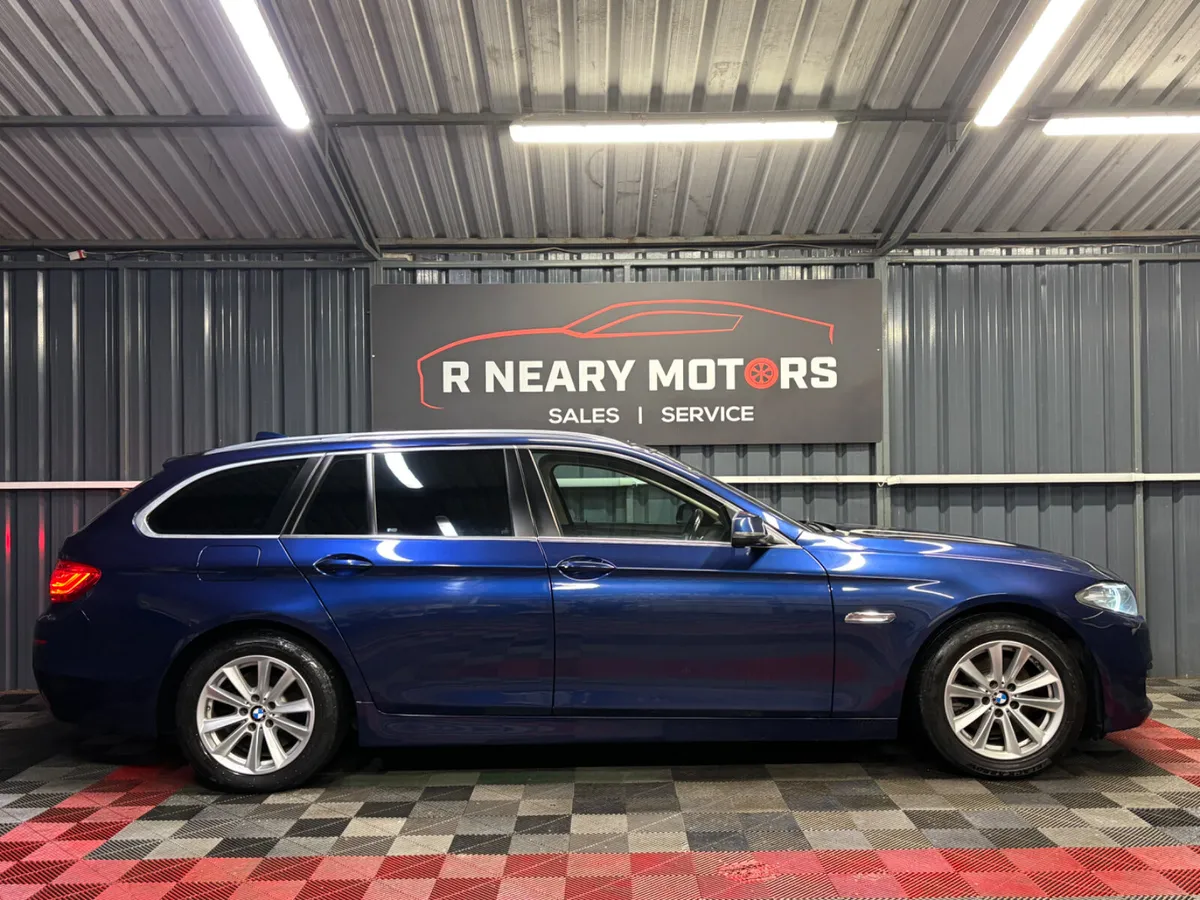 2017 BMW 5-Series 520 Diesel SE Estate Manual - Image 4