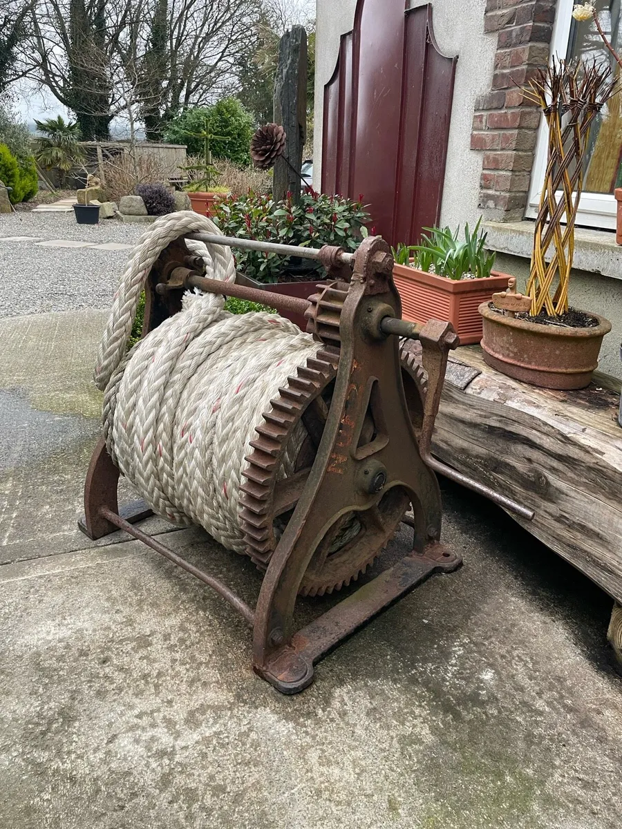 Cast iron harbour boat winch - Image 1