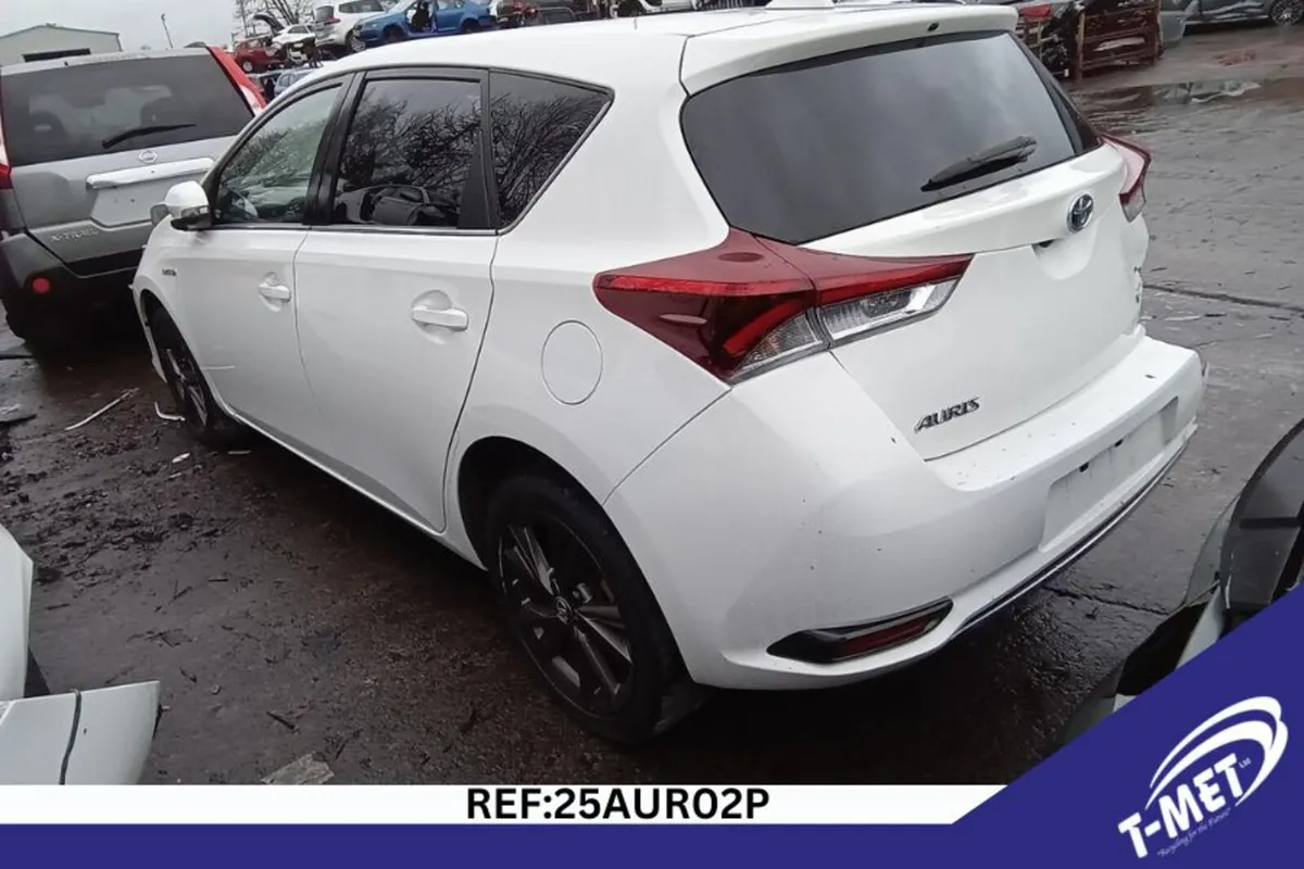 2017 TOYOTA AURIS BREAKING FOR PARTS - Image 3