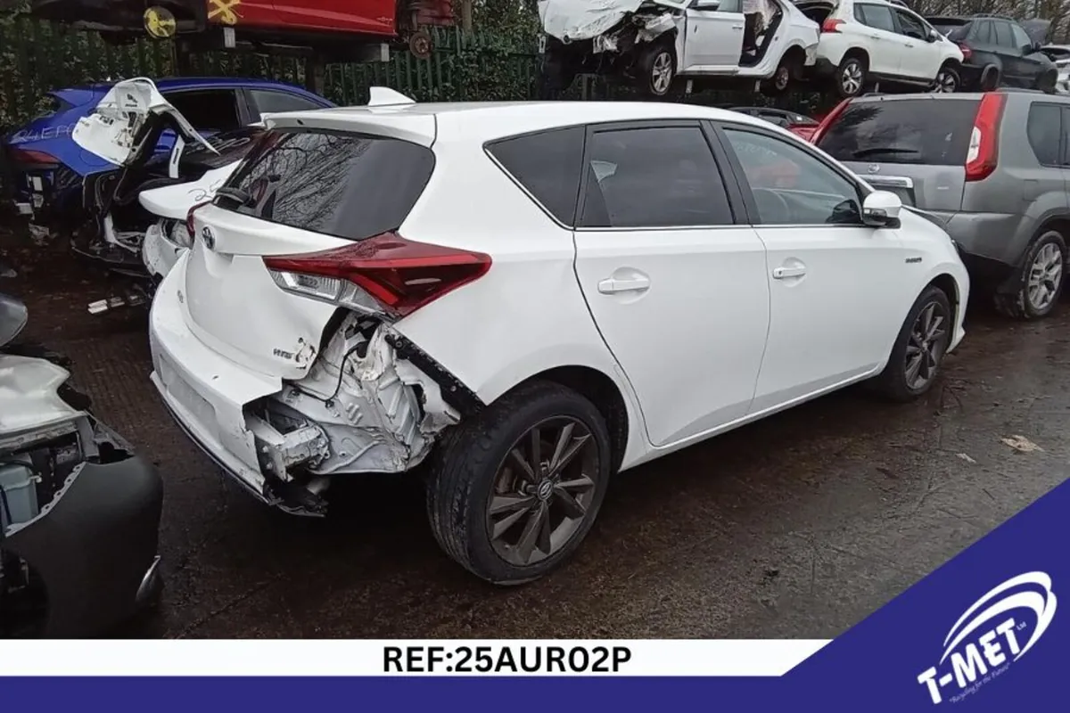 2017 TOYOTA AURIS BREAKING FOR PARTS - Image 4