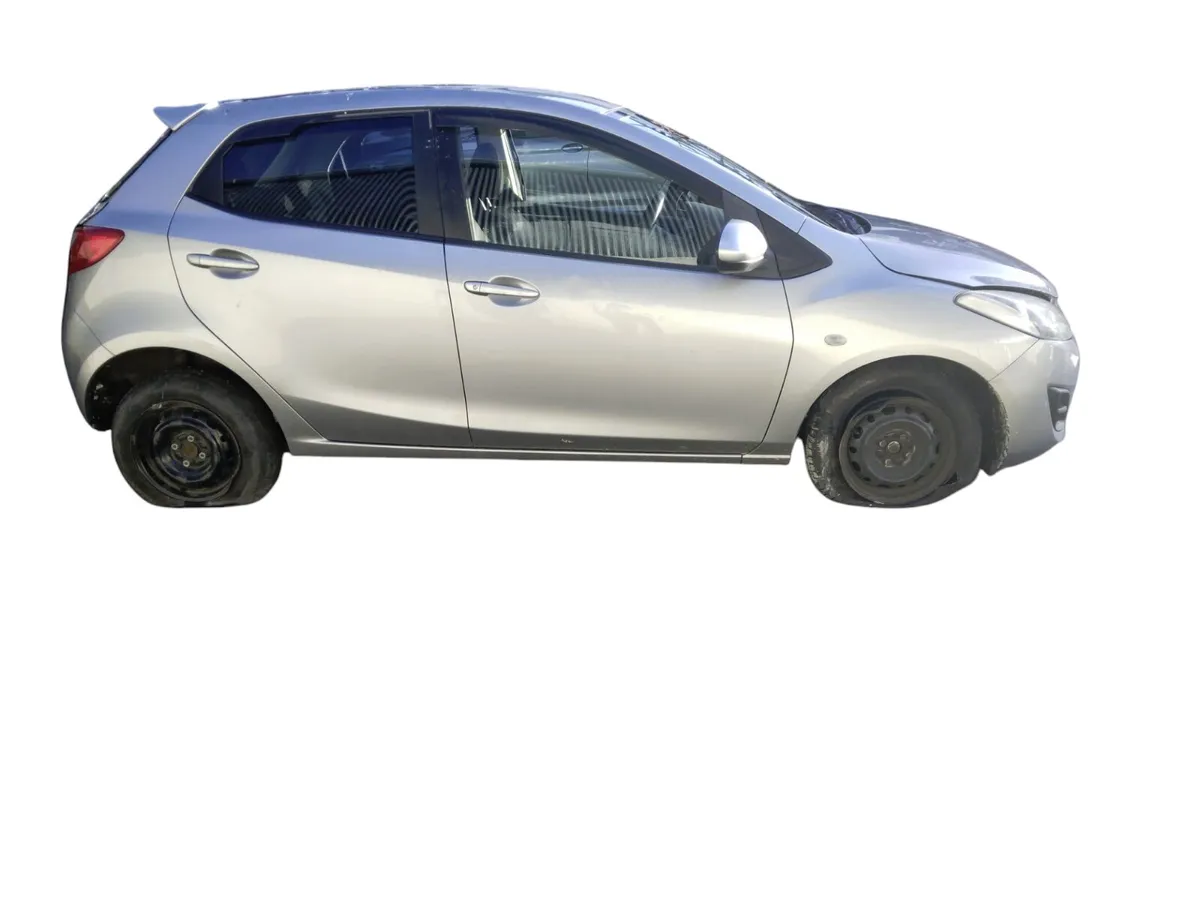 2013 MAZDA DEMIO Breaking/Dismantling - Image 2