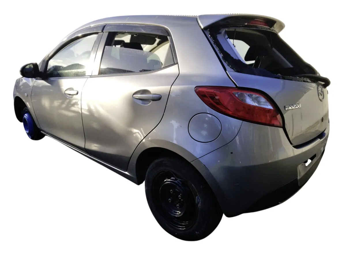 2013 MAZDA DEMIO Breaking/Dismantling - Image 4