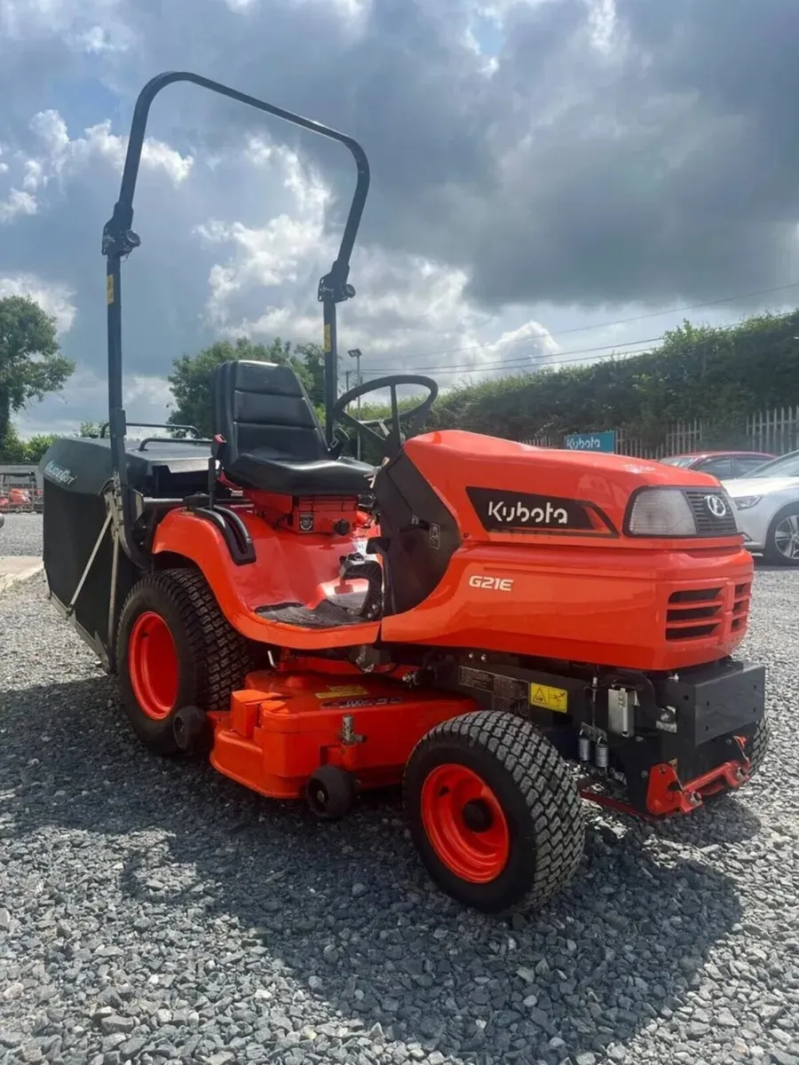 Kubota Ride on Mowers x3 - Image 2