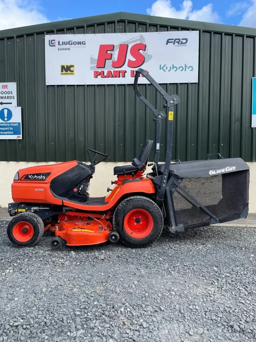 Kubota Ride on Mowers x3 - Image 3