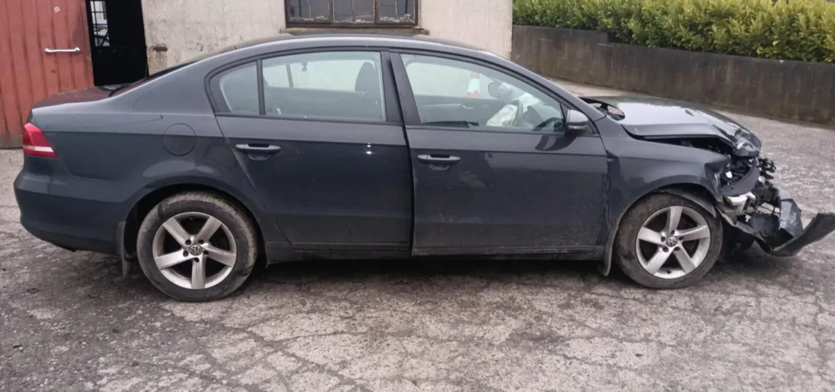 2012 VOLKSWAGEN PASSAT 2.0 TDI FOR BREAKING! - Image 1