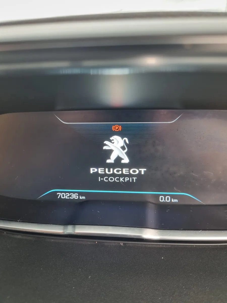 2019 Peugeot 5008 Allure 1.5 d low kms - Image 4
