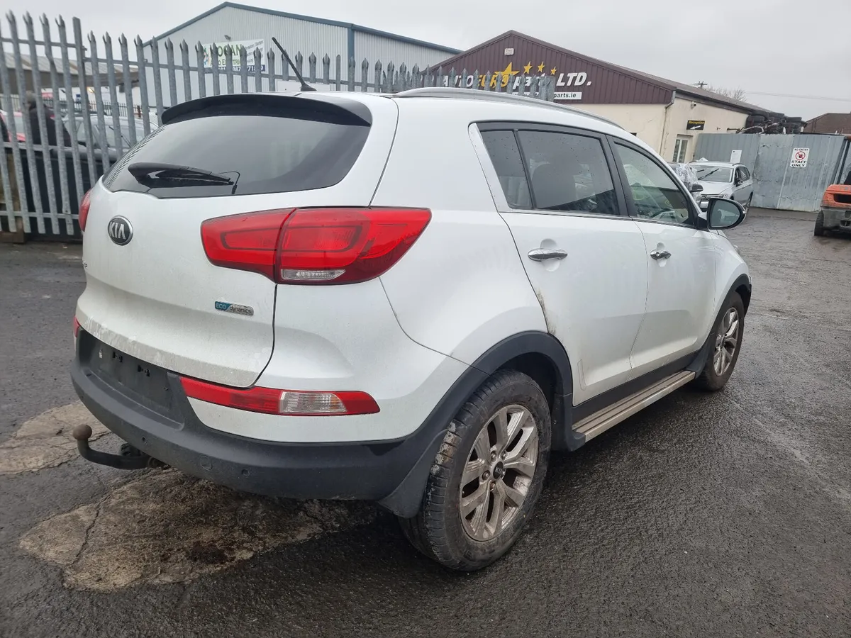 15 KIA SPORTAGE  1.7CRDI FOR BREAKING - Image 4