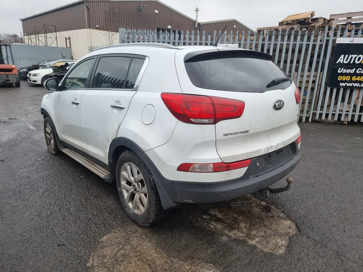 15 KIA SPORTAGE  1.7CRDI FOR BREAKING - Image 3
