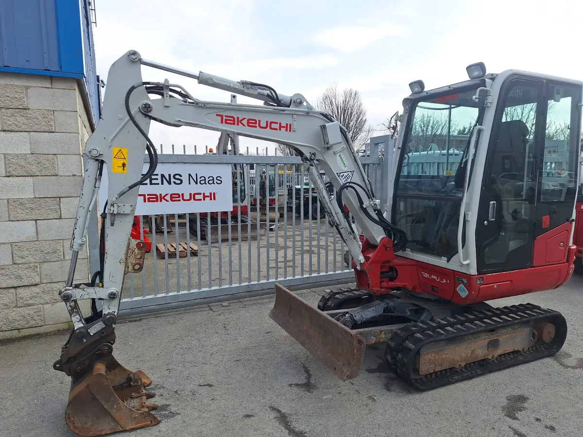 Takeuchi TB230 Digger - Image 2