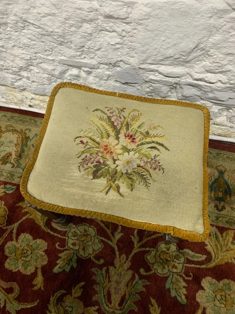 Vintage oak framed footstool & tapestry cushion. - Image 3