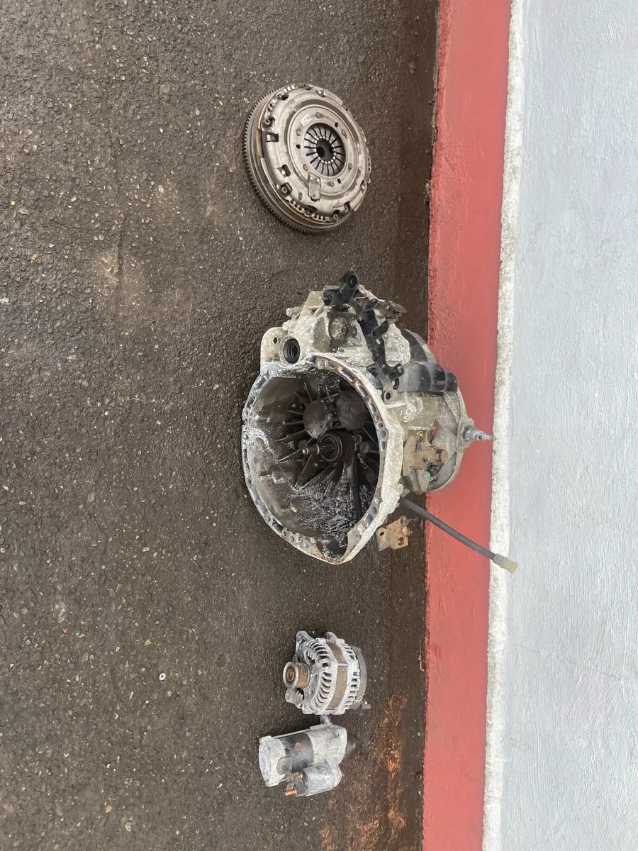 212 Renault traffic gearbox and clutch kit - Image 1