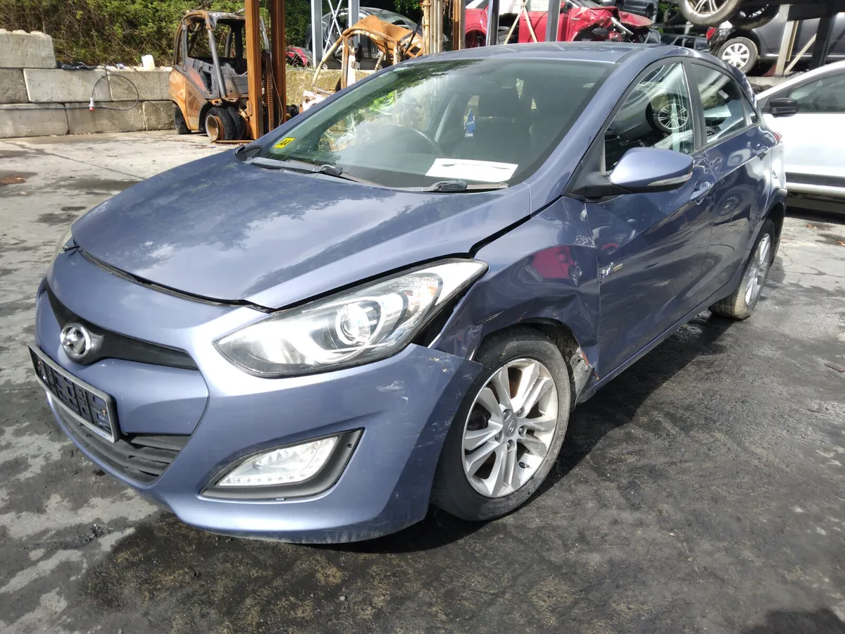 2013 Hyundai i30 1.6 crdi Breaking/Dismantling - Image 1