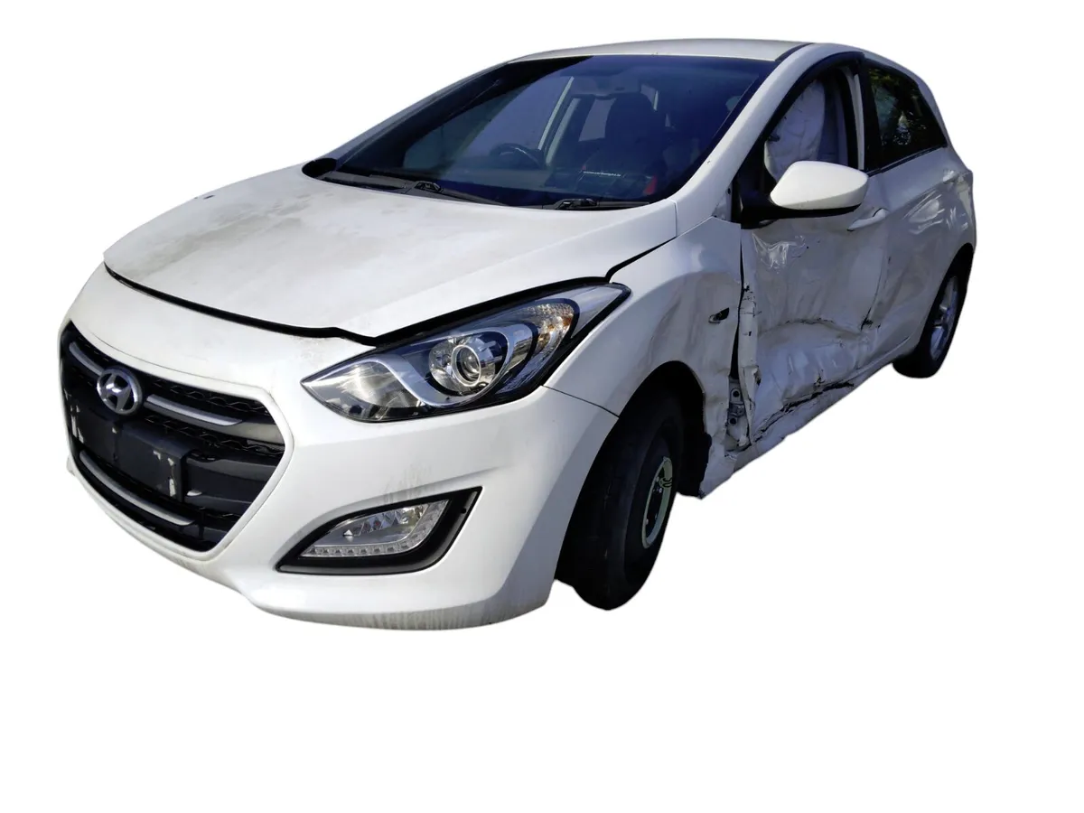 2015 HYUNDAI I30 Breaking/Dismantling - Image 1