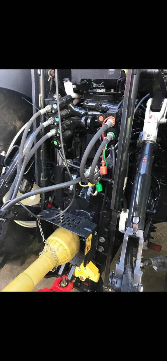 New Holland T6.145 - Image 3