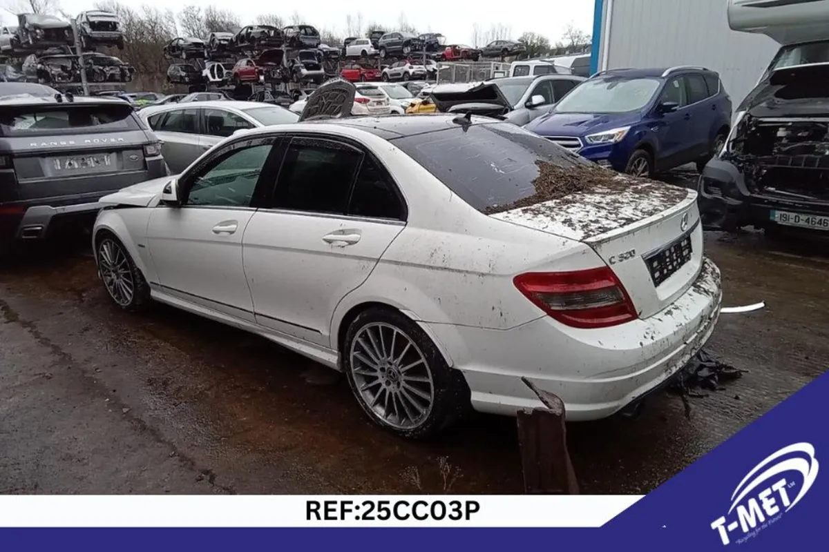 2008 MERCEDES C-CLASS BREAKING FOR PARTS - Image 1