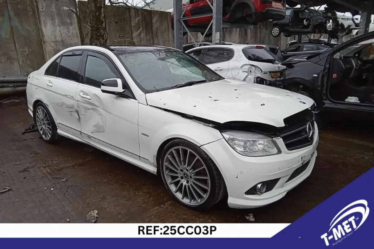 2008 MERCEDES C-CLASS BREAKING FOR PARTS - Image 4