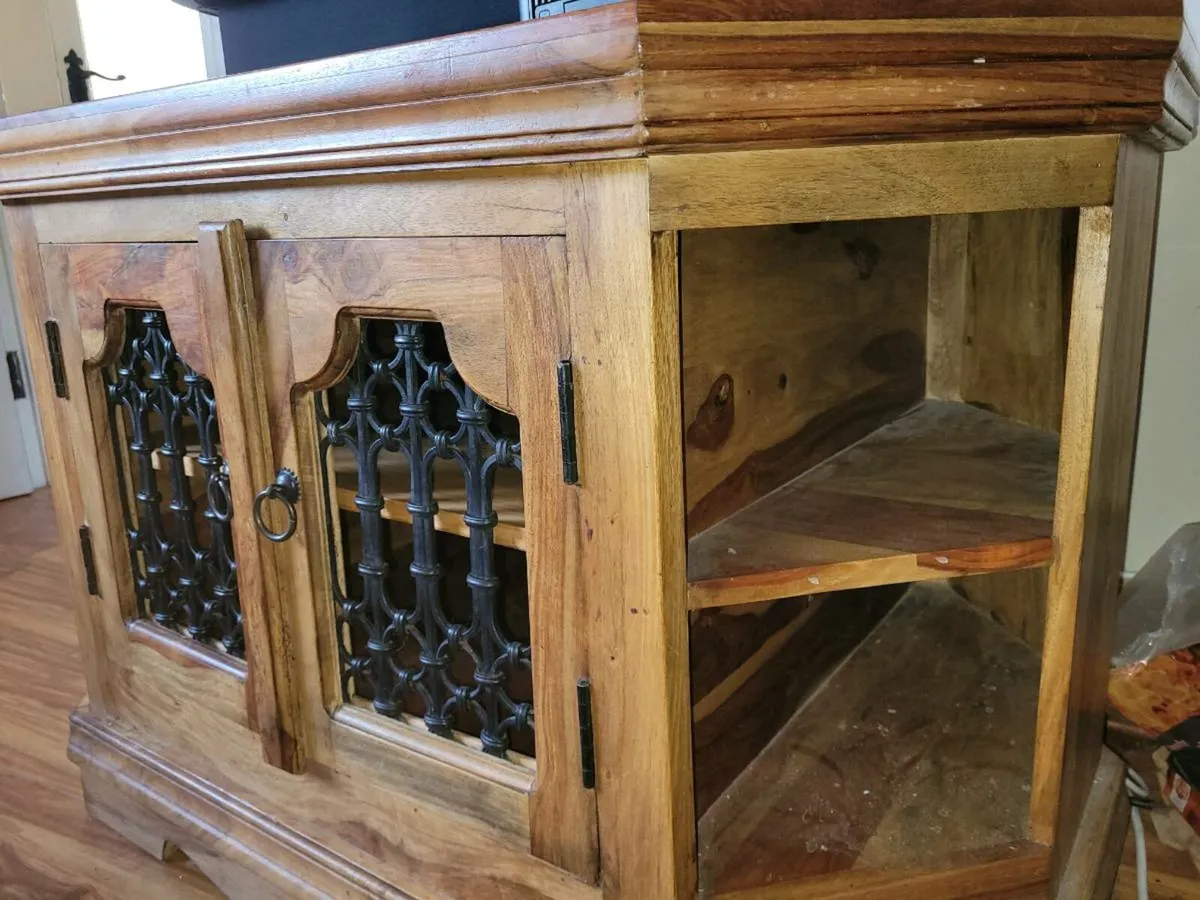 TV stand - Image 3