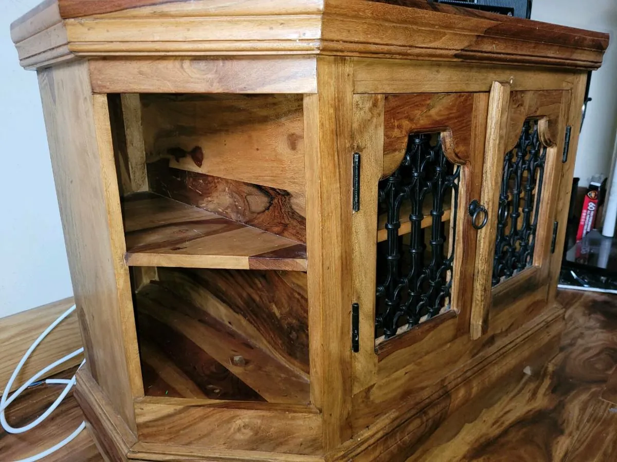 TV stand - Image 4