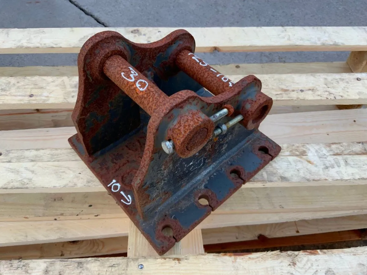 MINI DIGGER HAMMER CRADLE...30mm PINS...1405 - Image 3