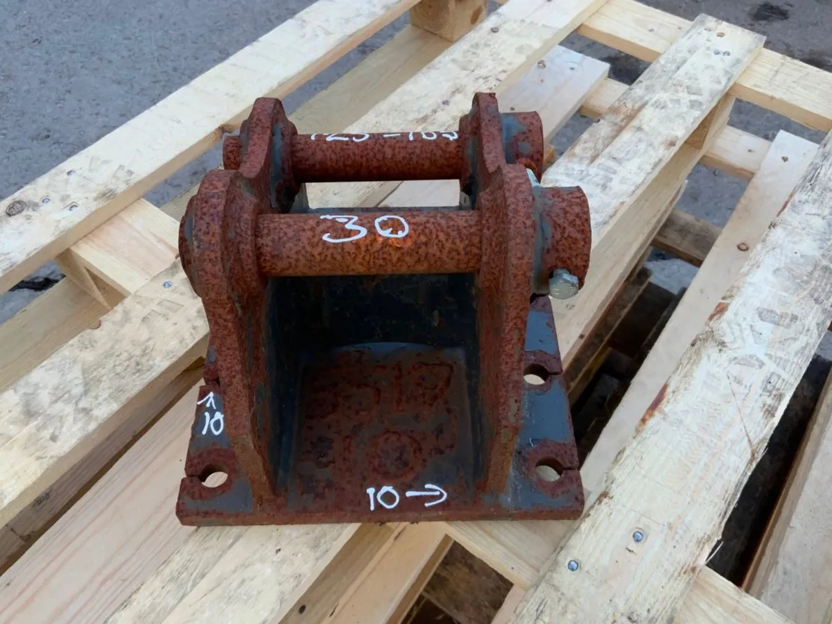 MINI DIGGER HAMMER CRADLE...30mm PINS...1405 - Image 4