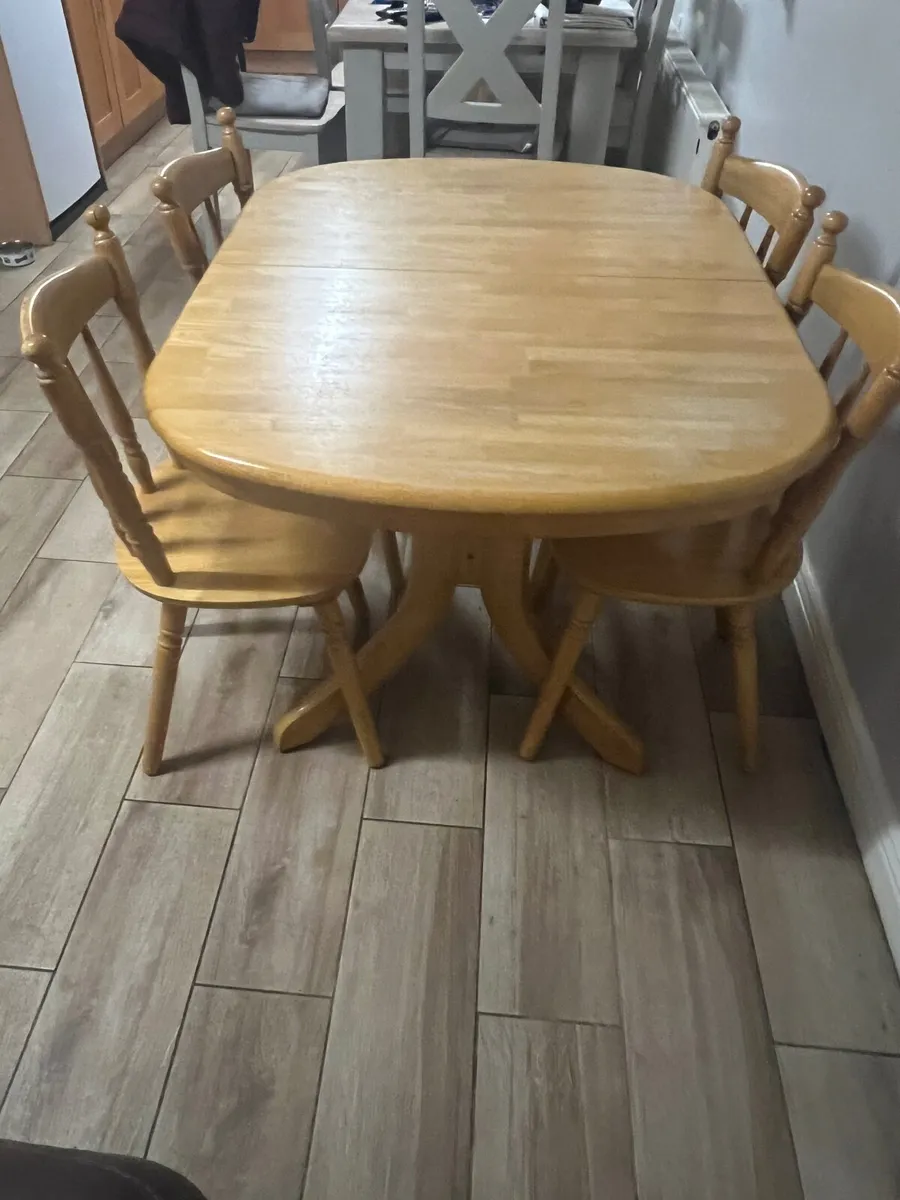 Kitchen table & 4 chairs - Image 1