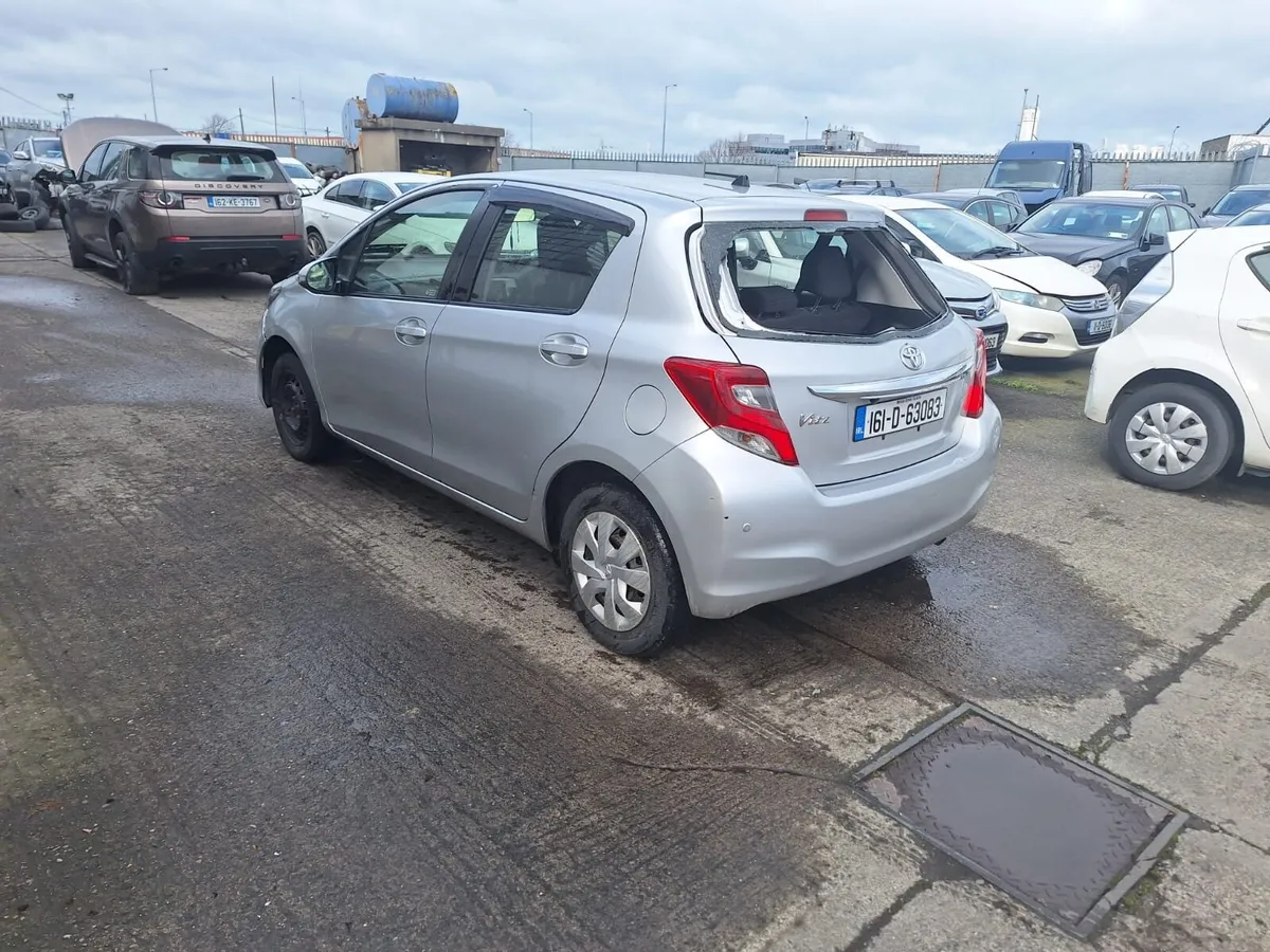 16 Vitz - Image 3